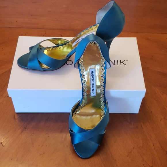 ♤ Manolo Blahnik Teal Satin Heels - Picture 4 of 8